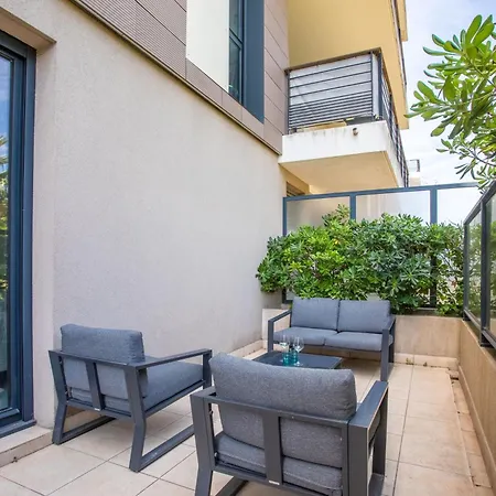 46m² Neuf Pres Vieux Port Et Plages